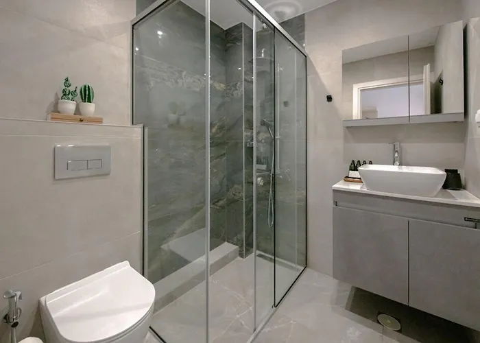 Minimal Chic Retreat 하니아