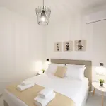 Minimal Chic Retreat *