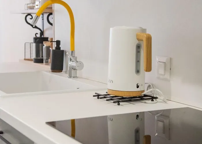 Minimal Chic Retreat